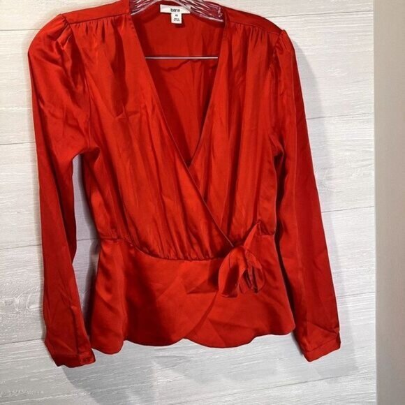 BAR III Women's Red Long Sleeve V Neck Faux Wrap‎ Tie-Waist Top - Picture 3 of 5